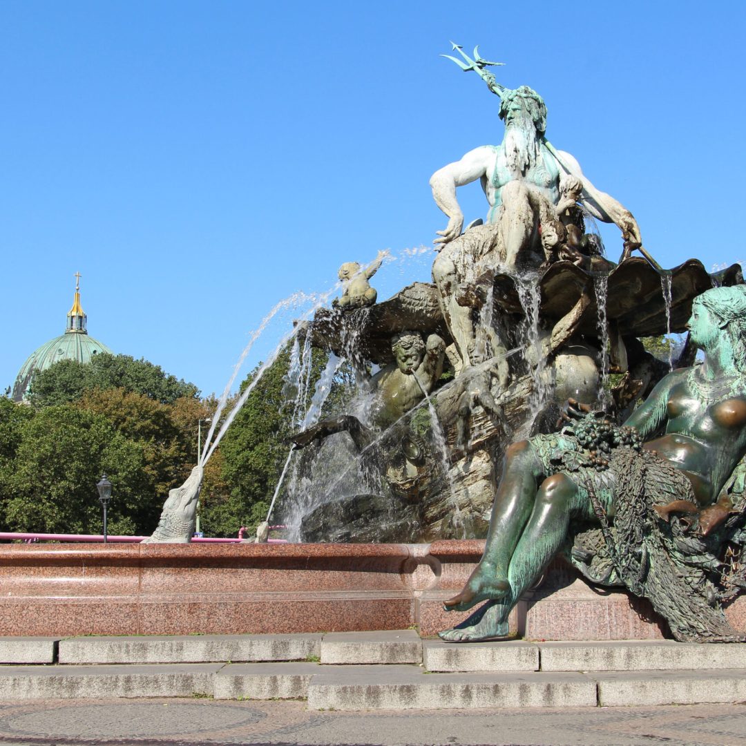 Berlin_-_Neptunbrunnen_(1)
